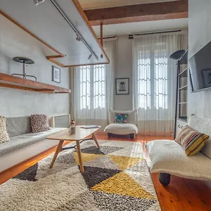  Appartement Atypique - Hypercentre / Place Aux Herbes